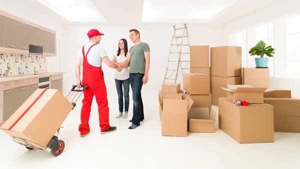 Read more about the article Why Hire A Local Movers in Dubai